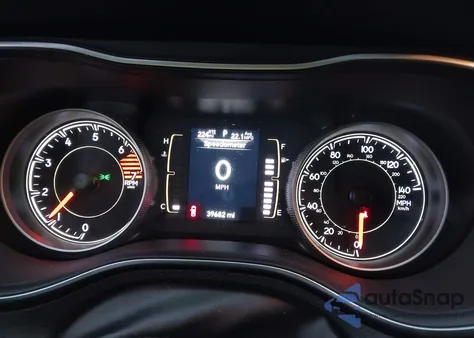 2020 Jeep Cherokee Latitude Plus 4X4 z USA, uszkodzony, nr VIN 1C4PJMLBXLD623560